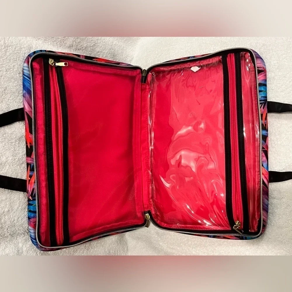Cosmetic/jewelry travel case